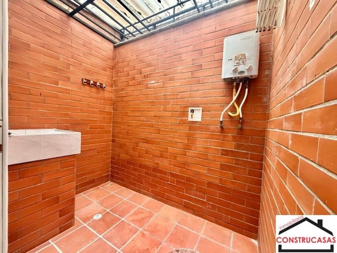 Casa de 2 alcobas en venta en Belén, Medellín, 75 m² · foto 4 de 13