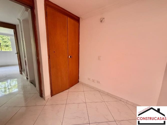 Casa de 2 alcobas en venta en Belén, Medellín, 75 m² · foto 6 de 13
