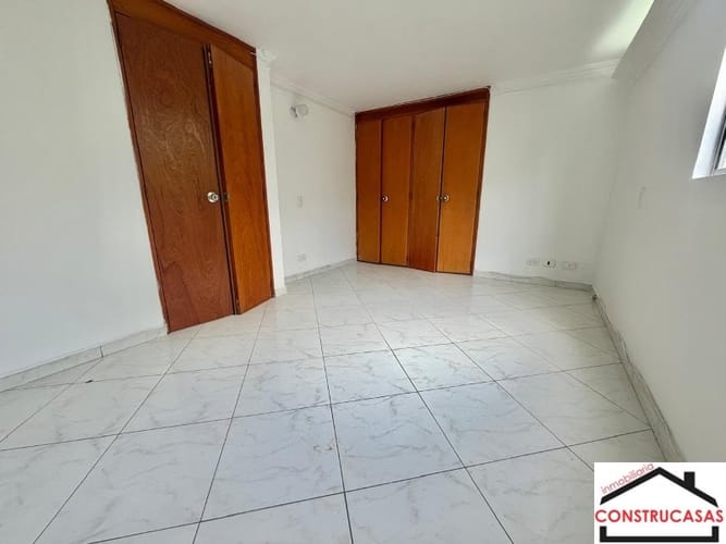 Casa de 2 alcobas en venta en Belén, Medellín, 75 m² · foto 10 de 13