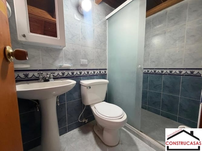 Casa de 2 alcobas en venta en Belén, Medellín, 75 m² · foto 11 de 13