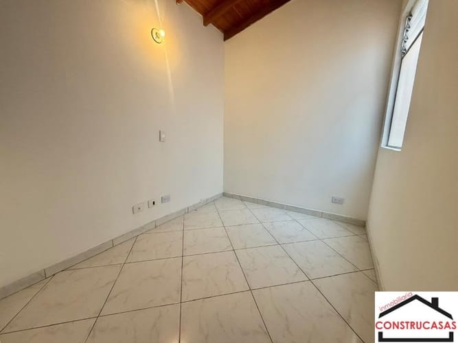 Casa de 2 alcobas en venta en Belén, Medellín, 75 m² · foto 12 de 13