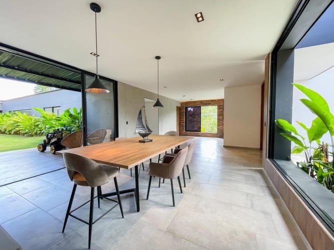 Casa de 5 alcobas en arriendo en Ruitoque, Piedecuesta, 390 m² · foto 3 de 19