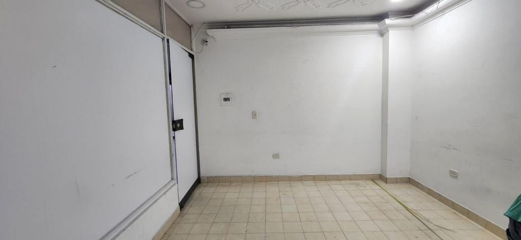 Local en arriendo en Popular, Cúcuta, 25 m² · foto 3 de 6