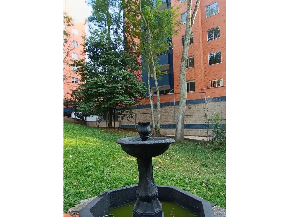 Casa en arriendo en El Poblado, Medellín · foto 3 de 16