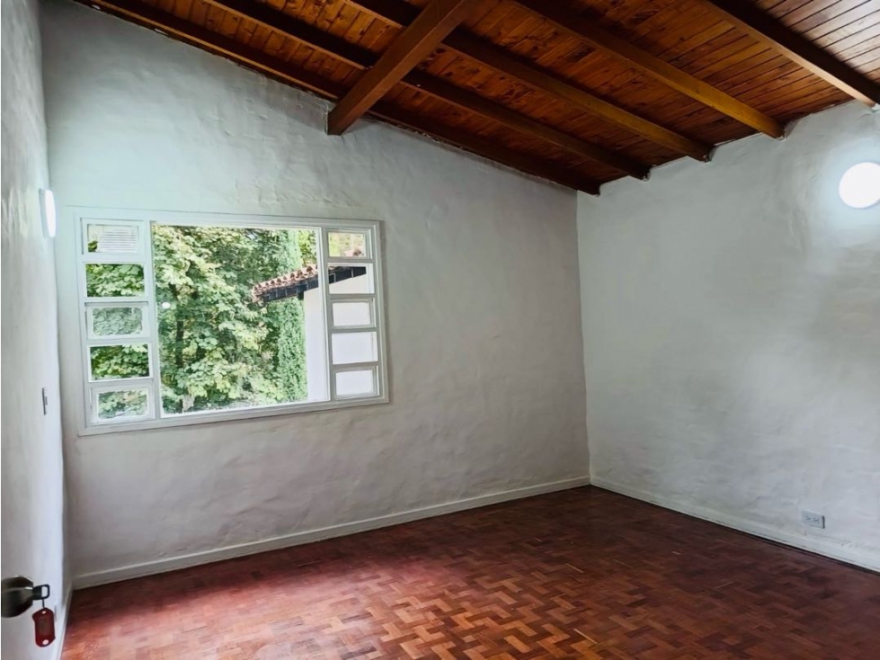 Casa en arriendo en El Poblado, Medellín · foto 6 de 16