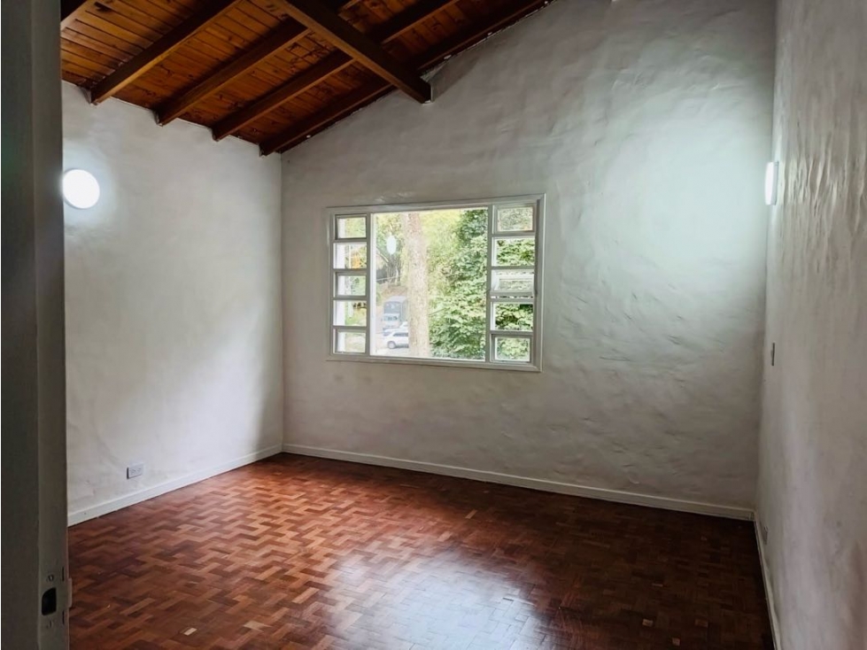 Casa en arriendo en El Poblado, Medellín · foto 9 de 16