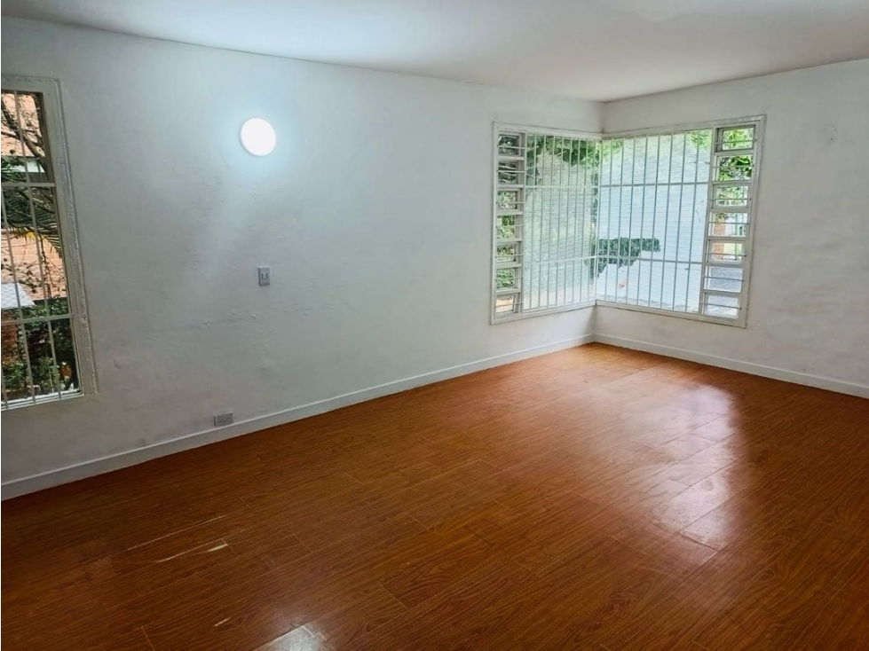 Casa en arriendo en El Poblado, Medellín · foto 10 de 16