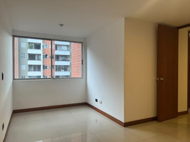 Apartamento de 3 alcobas en arriendo en La Inmaculada, Envigado, 107 m² · foto 5 de 15