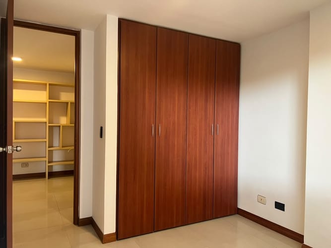 Apartamento de 3 alcobas en arriendo en La Inmaculada, Envigado, 107 m² · foto 8 de 15