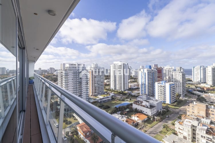 ALQUILER APARTAMENTO DOS DORMITORIOS PUNTA DEL ESTE EDIFICIO ONIX · Foto 2