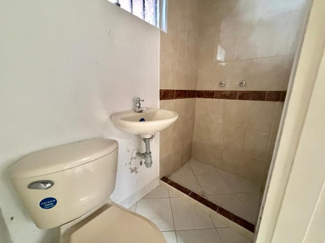 Casa de 6 alcobas en venta en Laureles, Medellín, 290 m² · foto 16 de 24