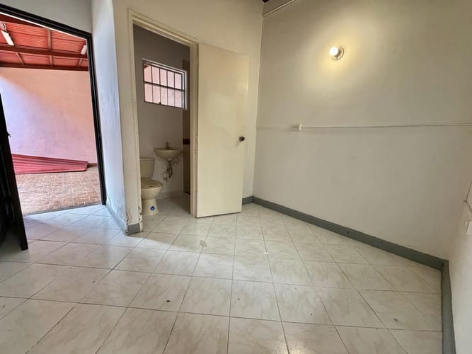 Casa de 6 alcobas en venta en Laureles, Medellín, 290 m² · foto 18 de 24