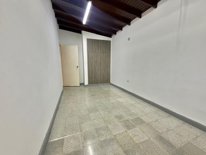 Casa de 6 alcobas en venta en Laureles, Medellín, 290 m² · foto 15 de 24
