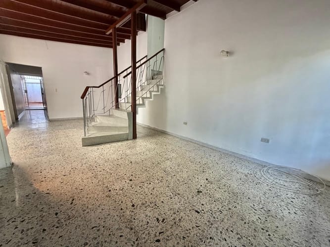 Casa de 6 alcobas en venta en Laureles, Medellín, 290 m² · foto 5 de 24