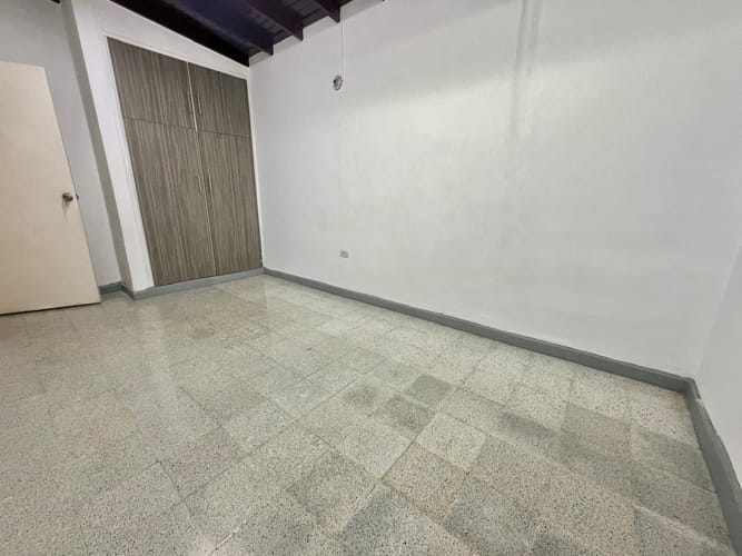 Casa de 6 alcobas en venta en Laureles, Medellín, 290 m² · foto 10 de 24