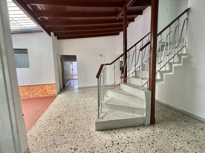 Casa de 6 alcobas en venta en Laureles, Medellín, 290 m² · foto 6 de 24
