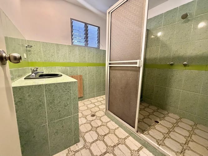 Casa de 6 alcobas en venta en Laureles, Medellín, 290 m² · foto 11 de 24