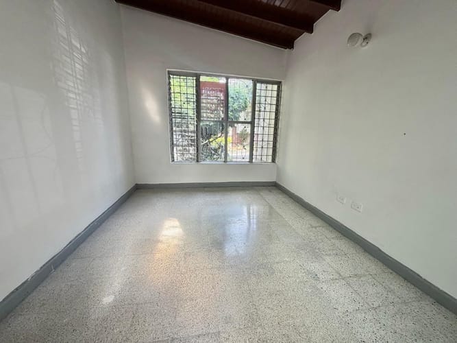 Casa de 6 alcobas en venta en Laureles, Medellín, 290 m² · foto 9 de 24