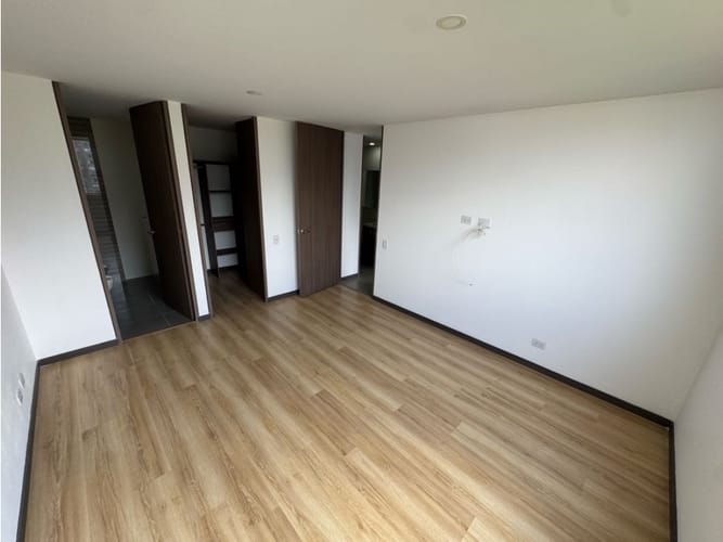 Apartamento de 2 alcobas en arriendo en Loma Del Escobero, Envigado, 88 m² · foto 16 de 22