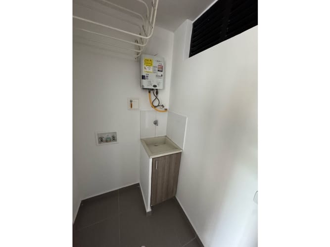 Apartamento de 2 alcobas en arriendo en Loma Del Escobero, Envigado, 88 m² · foto 20 de 22