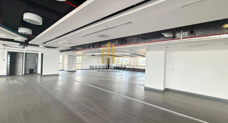 Oficina en arriendo en Belén, Medellín, 986 m² · foto 2 de 24