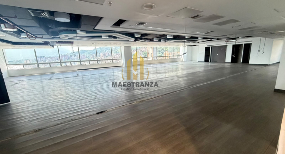Oficina en arriendo en Belén, Medellín, 986 m² · foto 5 de 24