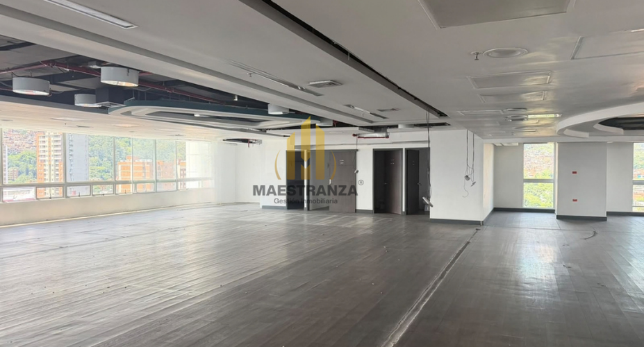 Oficina en arriendo en Belén, Medellín, 986 m² · foto 8 de 24