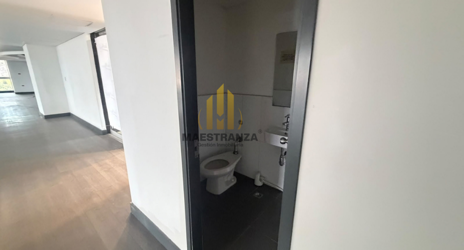 Oficina en arriendo en Belén, Medellín, 986 m² · foto 21 de 24