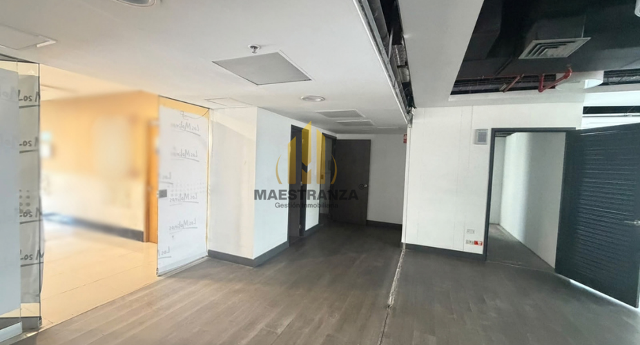 Oficina en arriendo en Belén, Medellín, 986 m² · foto 22 de 24