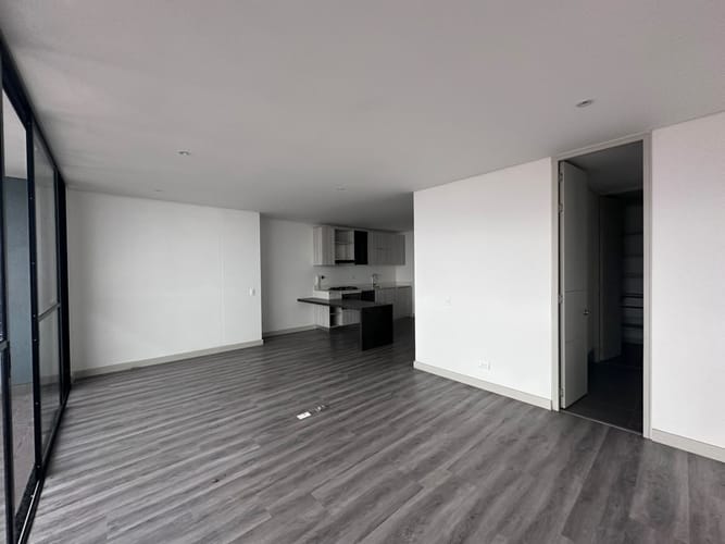 Apartamento de 1 alcoba en venta en El Poblado, Medellín, 57 m² · foto 7 de 14