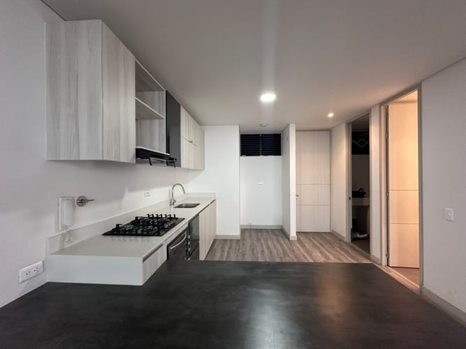 Apartamento de 1 alcoba en venta en El Poblado, Medellín, 57 m² · foto 9 de 14
