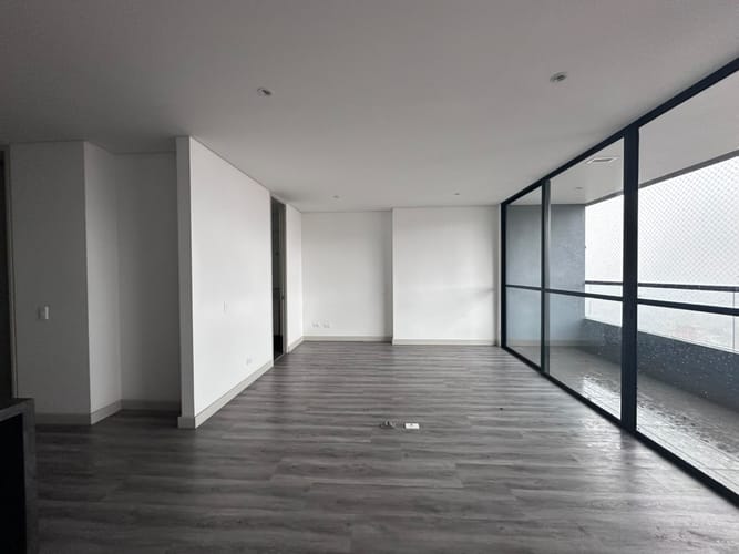 Apartamento de 1 alcoba en venta en El Poblado, Medellín, 57 m² · foto 6 de 14
