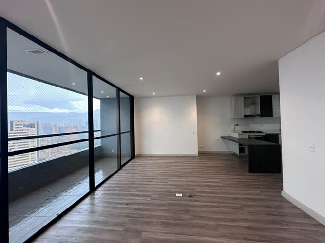 Apartamento de 1 alcoba en venta en El Poblado, Medellín, 57 m² · foto 5 de 14