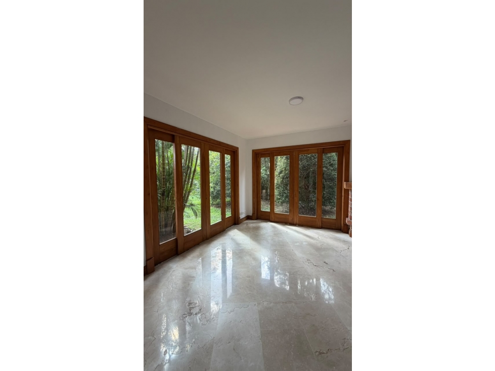 Casa en arriendo en Loma Del Chocho, Medellín · foto 2 de 24
