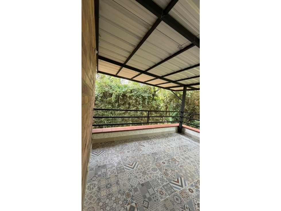 Casa en arriendo en Loma Del Chocho, Medellín · foto 4 de 24