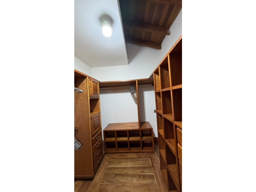 Casa en arriendo en Loma Del Chocho, Medellín · foto 12 de 24