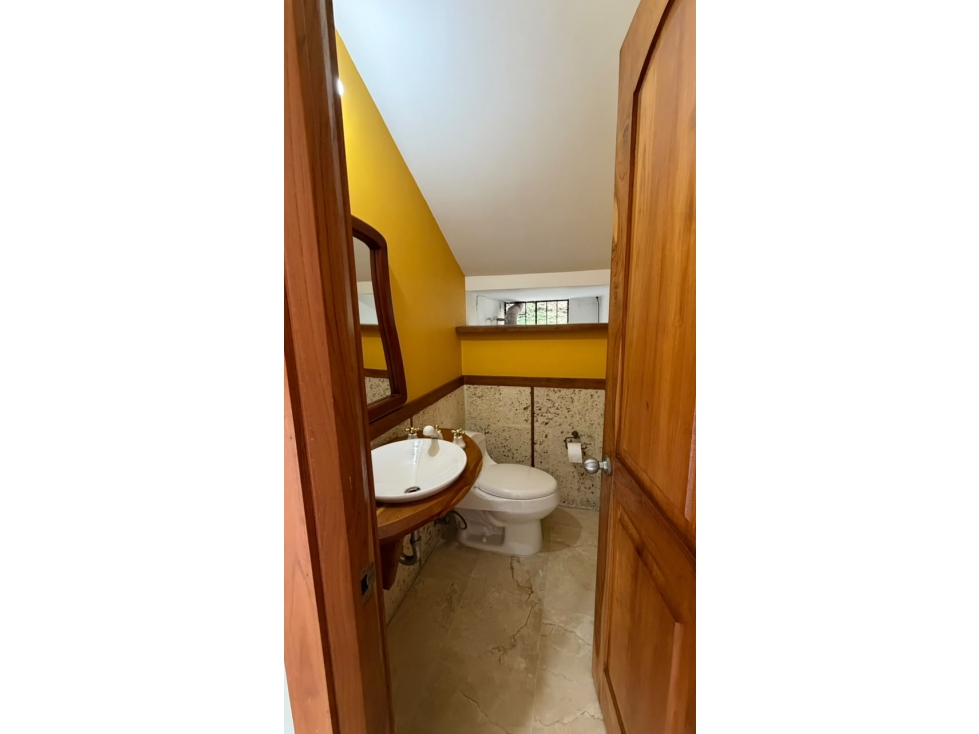 Casa en arriendo en Loma Del Chocho, Medellín · foto 16 de 24
