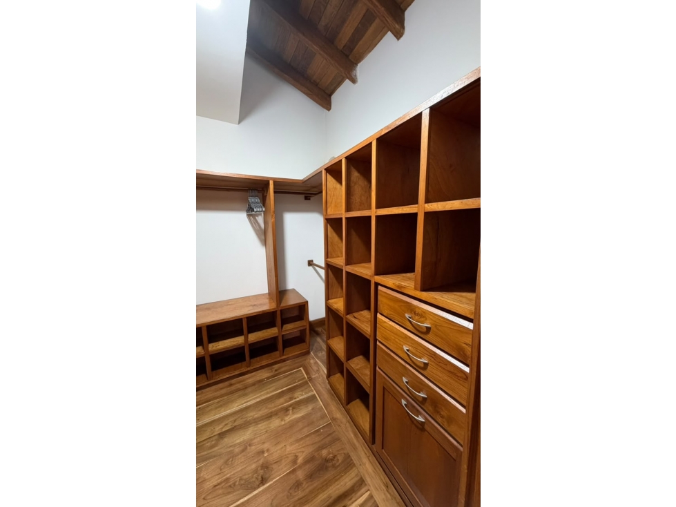 Casa en arriendo en Loma Del Chocho, Medellín · foto 17 de 24