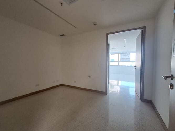 Consultorio en venta en Ciudad Del Río, Medellín, 38 m² · foto 2 de 9