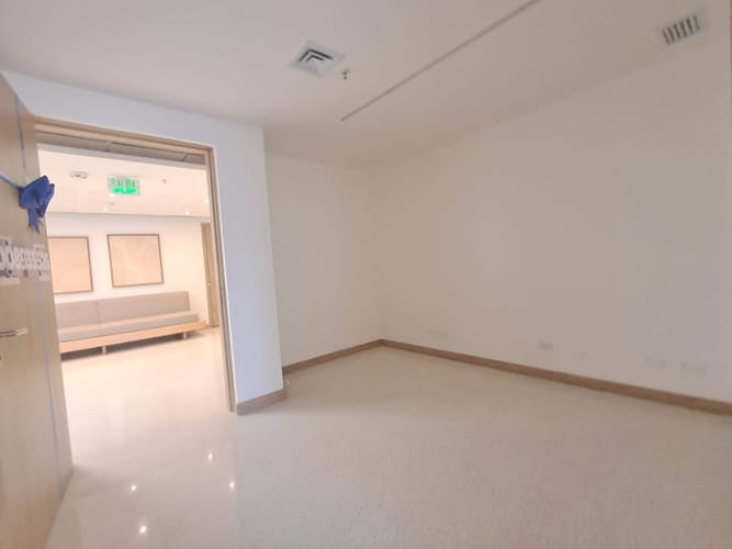 Consultorio en venta en Ciudad Del Río, Medellín, 38 m² · foto 3 de 9