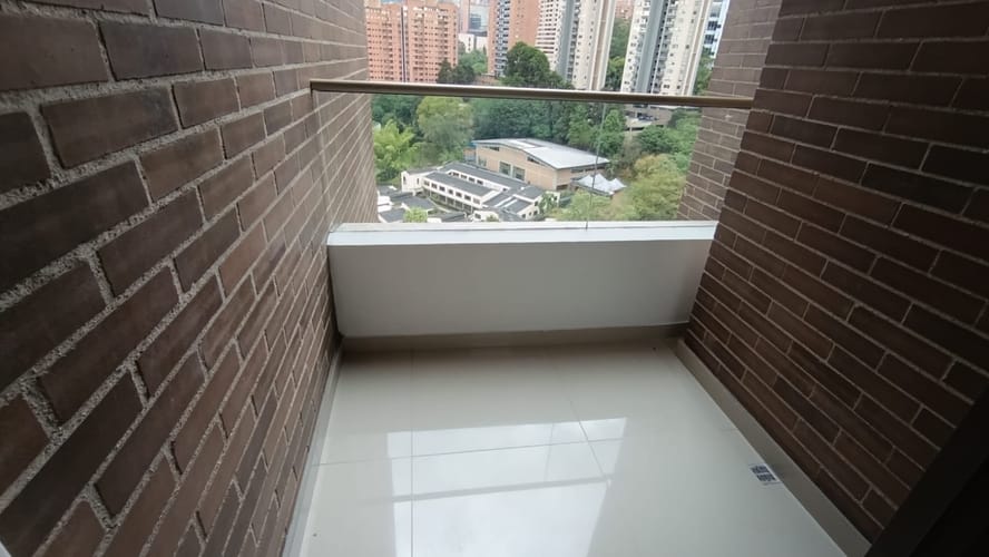 Apartamento de 2 alcobas en arriendo en Los Balsos, Medellín, 87 m² · foto 8 de 18