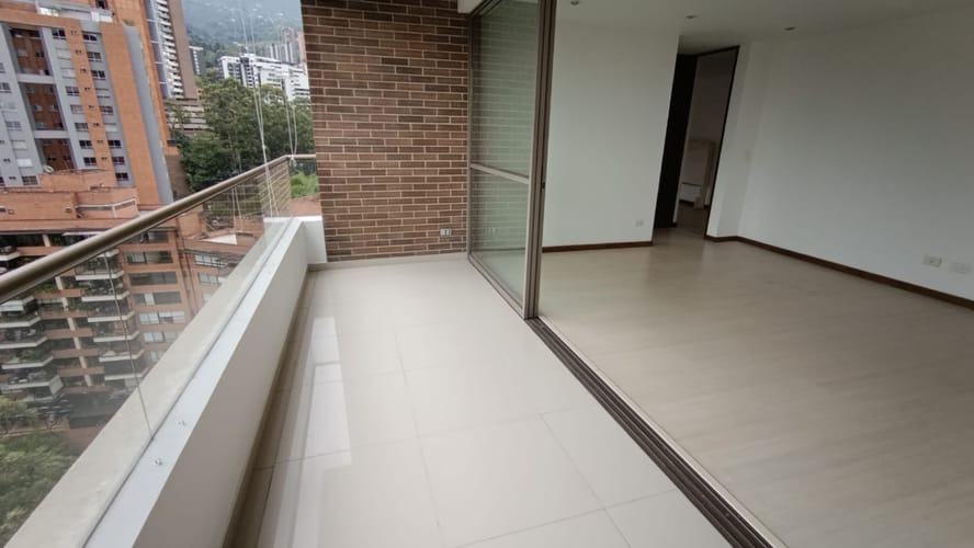 Apartamento de 2 alcobas en arriendo en Los Balsos, Medellín, 87 m² · foto 9 de 18