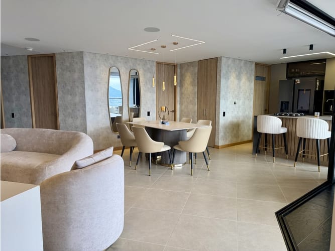 Apartamento de 3 alcobas en venta en El Poblado, Medellín, 111 m² · foto 2 de 14