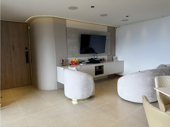 Apartamento de 3 alcobas en venta en El Poblado, Medellín, 111 m² · foto 3 de 14