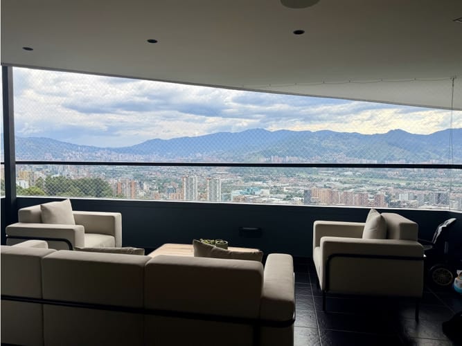 Apartamento de 3 alcobas en venta en El Poblado, Medellín, 111 m² · foto 13 de 14
