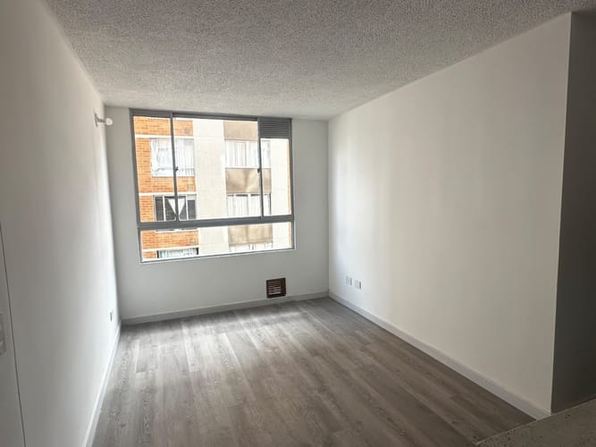 Apartamento de 3 alcobas en venta en Uaecd 007, Soacha, 47 m² · foto 2 de 10