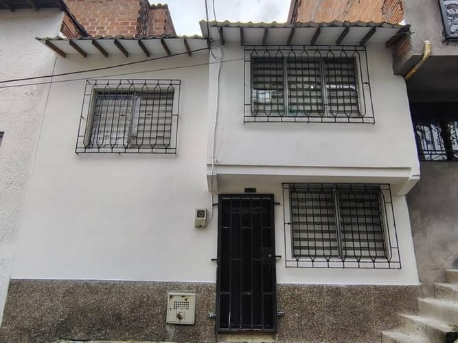Casa de 2 alcobas en venta en La Candelaria, Medellín, 75 m² · foto 2 de 13