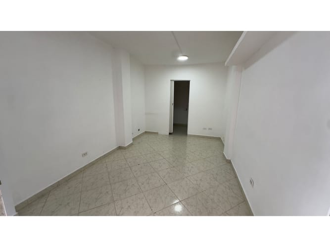 Local en arriendo en La Floresta, Medellín, 30 m² · foto 2 de 7