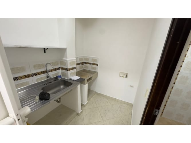 Local en arriendo en La Floresta, Medellín, 30 m² · foto 3 de 7