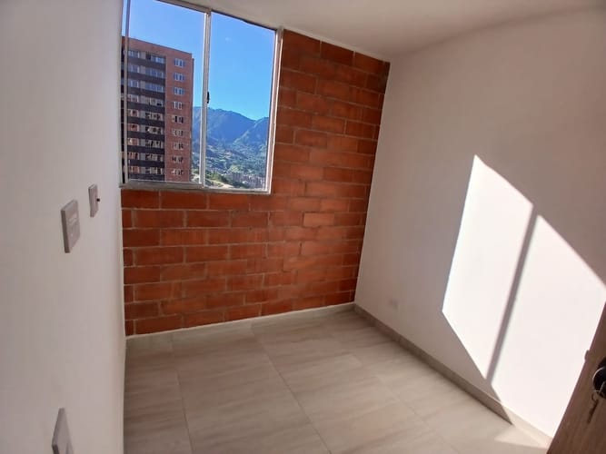 Apartamento de 3 alcobas en venta en Bucaros, Bello, 54 m² · foto 2 de 15